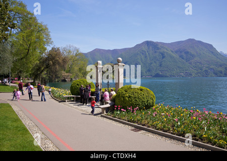 Vue du lac de Lugano de Parco Civico, Lugano, Lac de Lugano, Tessin, Suisse, Europe Banque D'Images