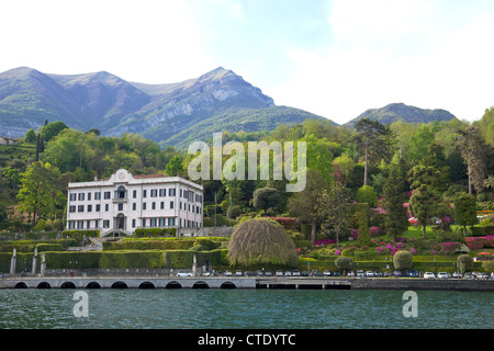 Villa Carlotta et jardins en soleil du printemps, Tremezzo, Lac de Côme, Italie du Nord, en Europe Banque D'Images