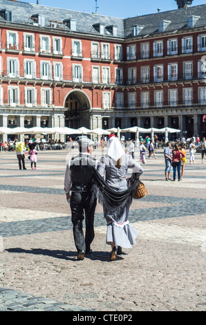 'Chulapos' robe à Madrid au cours de San Isidro juste. Espagne Banque D'Images