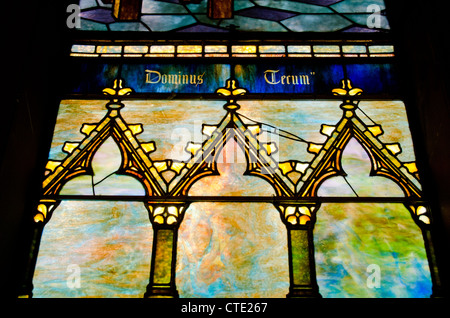 Troy, New York. L'église Saint Paul, vers 1827. Le verre selon Tiffany windows, vers 1890. Banque D'Images