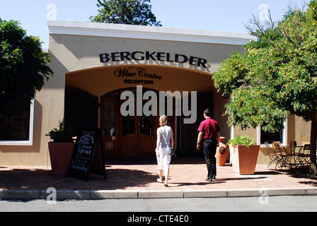 Bergkelder centre visiteurs de vin et d'embouteillage, Cape Winelands, Stellenbosch, Western Cape, Afrique du Sud Banque D'Images