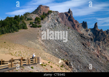 Un panorama à Crater Lake National Park situé dans le sud de l'Oregon, USA. Banque D'Images