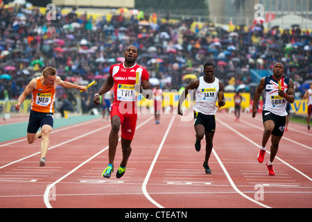 Men's 4x100m course de relais, AVIVA London Grand Prix d'athlétisme 2012 Banque D'Images