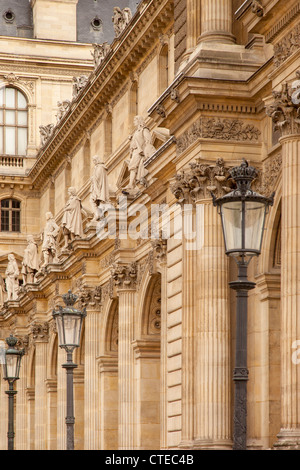 L'architecture ouvragée de Musée du Louvre, Paris France Banque D'Images