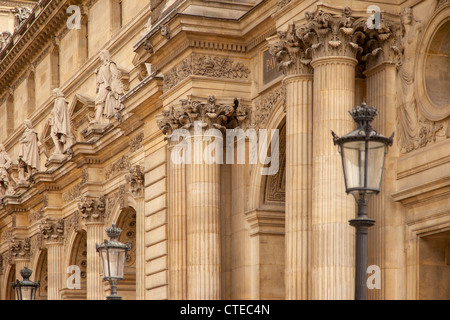 L'architecture ouvragée de Musée du Louvre, Paris France Banque D'Images