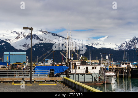 Le quartier du port appelé 'Small' Boat Harbour dans Seward, Alaska. Nautique populaire et locations de salon. Banque D'Images