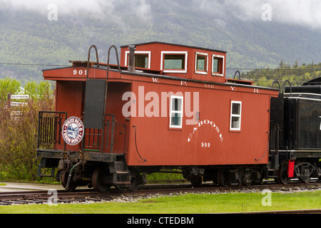 Fourgon historique à White Pass and Yukon Route Railroad gare depot à Skagway. Banque D'Images