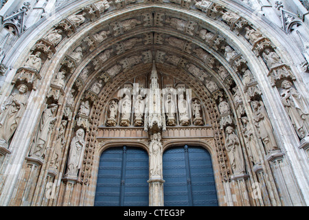 Bruxelles - portail de l'est de Notre Dame du Sablon église gothique Banque D'Images