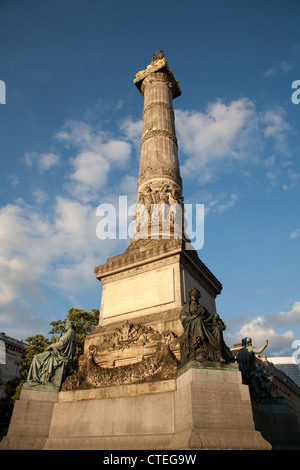 Bruxelles - Colonne du Congrès dans la lumière du soir Banque D'Images