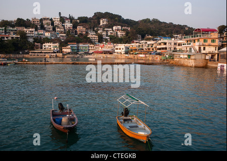 L'île de Lamma, demi-heure de ferry de Hong Kong Central est une destination idéale pour passer une journée dans le territoire sans voitures Banque D'Images