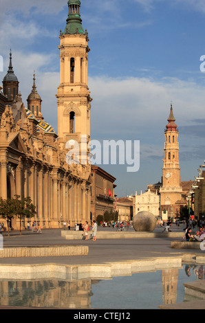 Espagne, Aragon, Saragosse, Plaza del Pilar, Basilique, Cathédrale, Banque D'Images