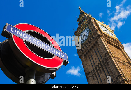 Royaume-uni, Angleterre, Londres, Big Ben et l'underground sign Banque D'Images