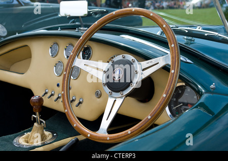 PAAREN IM GLIEN, ALLEMAGNE - le 26 mai : Cab AC Cobra MkII, 'l'oldtimer show' dans MAFZ, 26 mai 2012 à Paaren im Glien, Allemagne Banque D'Images