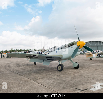 L'Hispano HA-1112 Buchon (Messerschmidt Bf109) à l'Flying Legends Airshow 2011, Imperial War Museum, Duxford Banque D'Images