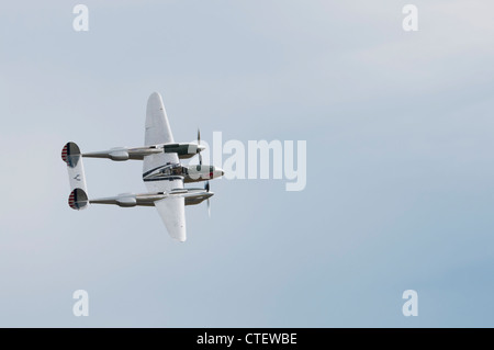 P-38 Lightning au Flying Legends Airshow 2011, Imperial War Museum, Duxford Banque D'Images