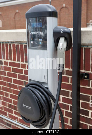 Recharge de véhicules électriques Siemens post - Université du Maryland, College Park Banque D'Images