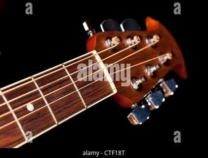 Abattu Macro le manche de guitare acoustique avec une faible profondeur de champ Banque D'Images