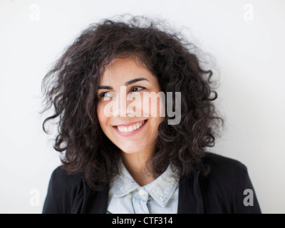 Portrait de belle jeune femme Banque D'Images
