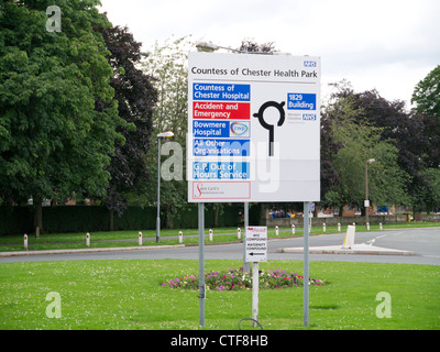 Comtesse de Chester les signes de l'hôpital à l'entrée principale du site. Banque D'Images