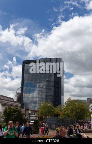 La position en Centenary Square Birmingham. L'hôtel Hyatt peut être vu dans l'arrière-plan. Banque D'Images