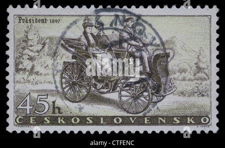 La Tchécoslovaquie - circa 1958 : timbre imprimé en Tchécoslovaquie, spectacles Prasident Voiture de 1897, vers 1958 Banque D'Images