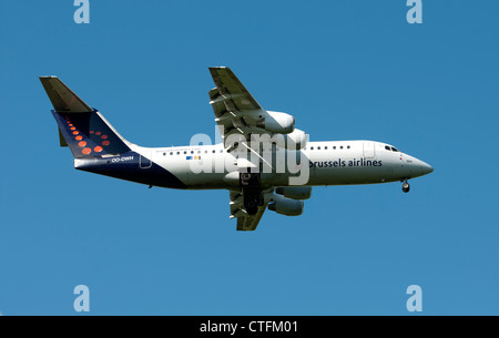 Brussels Airlines avions AVRO RJ100 près de l'aéroport de Birmingham, England, UK Banque D'Images