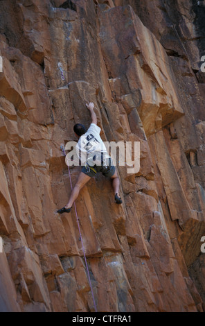 Jeune alpiniste, Grampian Mountains, Victoria, Australie Banque D'Images