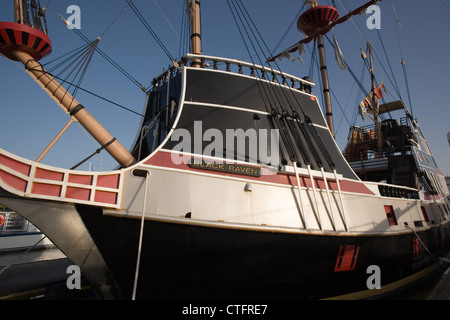 Le corbeau noir bateau pirate situé à la marina municipale de Saint Augustine en Floride Banque D'Images