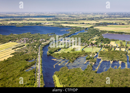 Les Pays-Bas, Kortenhoef, appelé lac Loosdrecht. Vue aérienne. Banque D'Images