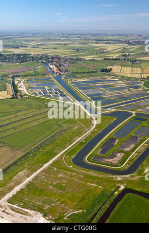 Les Pays-Bas, Broek in Waterland. Volgermeerpolder appelé Polder. Réserve naturelle. L'ancien dépotoir. Vue aérienne. Banque D'Images