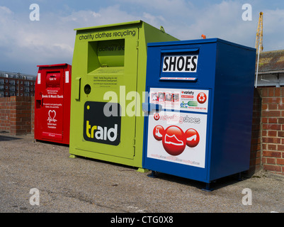 dh bacs de recyclage ENVIRONNEMENT HAMPSHIRE Bin chaussures organisme de bienfaisance vêtements collection Old Portsmouth recycle Bank uk Banque D'Images