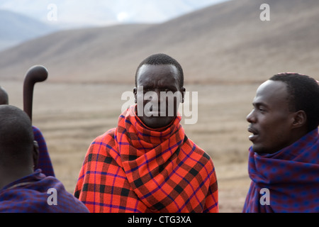 Les Massaïs, les Masai, gens, Masaï en Tanzanie, Afrique. Banque D'Images