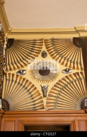 Armes dans la chambre de la Garde du roi, Hampton Court Palace, Londres, Surrey, Angleterre, Royaume-Uni, Royaume-Uni, GO, en Grande-Bretagne, en Banque D'Images