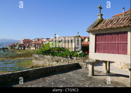 Village de pêcheurs médiéval Combarro, côte atlantique, Espagne Banque D'Images