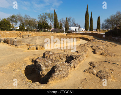 Mausolée circulaire dans la nécropole romaine du complexe archéologique, Carmona, Province de Séville, Espagne. Banque D'Images