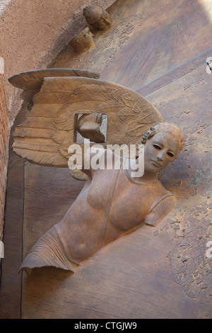 La porte de la Basilique de Sainte Marie des Anges et des Martyrs, Rome, Italie. Banque D'Images