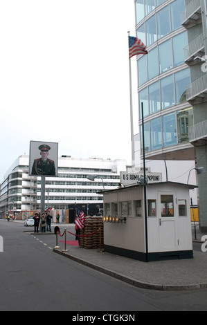 Ancien bordercross 'Checkpoint Charlie' à Berlin, Allemagne Banque D'Images