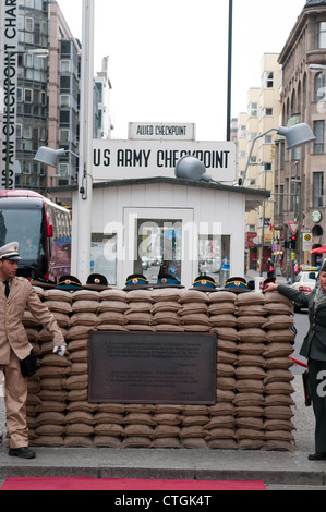 Ancien bordercross 'Checkpoint Charlie' à Berlin, Allemagne Banque D'Images