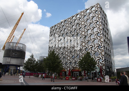 Ravensbourne College à côté de l'O2 sur la péninsule de Greenwich Banque D'Images