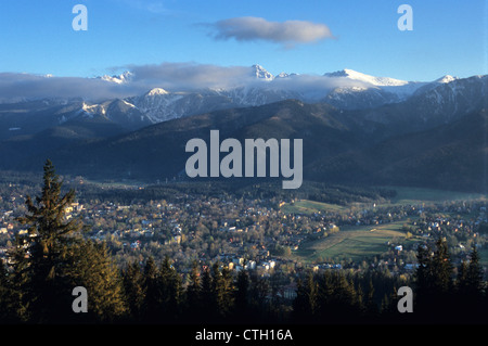 Vue depuis le mont Gubalowka Zakopane et les Tatras plus, Pologne Banque D'Images