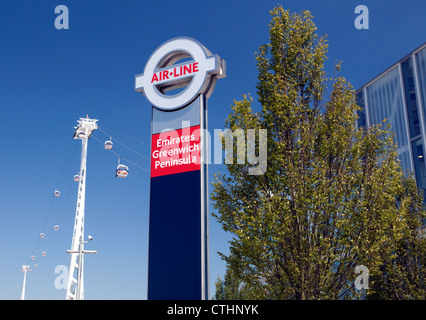 Téléphérique Emirates Air Line, London - se connecter à la borne de la péninsule de Greenwich Banque D'Images