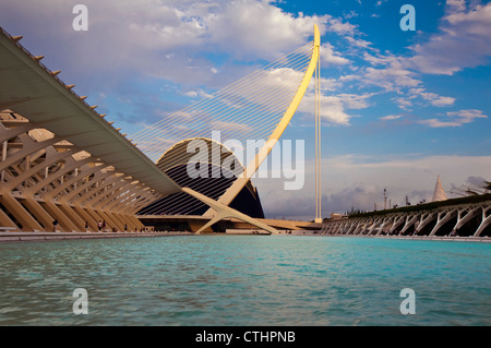 Musée des sciences Príncipe Felipe et l'Assut de l'Or Bridge, Cité des Arts et des Sciences, Valence, Espagne Banque D'Images