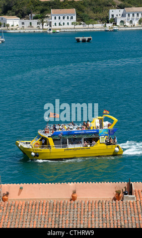 Glass bottom Boat Harbour excursions à Minorque îles Baléares Espagne Banque D'Images