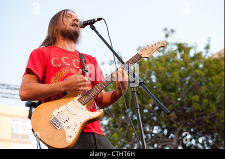 Tronsky rock band Trio, de l'Espagne, l'exécution au cours d'Cebollinazo Rock Banque D'Images