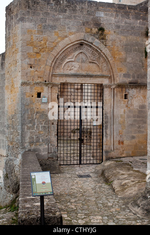 Entrée de Convicina Saint Antonio, habitations troglodytiques Sassi di Matera dans Sasso Barisano, UNESCO World Heritage Site, Matera, Italie, Banque D'Images