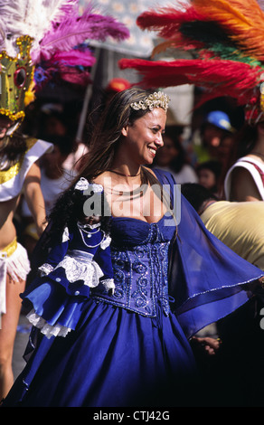 Au cours de l'Arequipa danseurs Festival Day Parade. Arequipa, Pérou. Banque D'Images