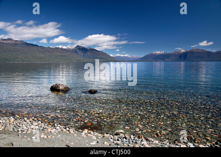 Rives du lac Te Anau, Southland, île du Sud, Nouvelle-Zélande Banque D'Images