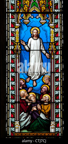 L'Ascension du Christ vitrail, Église Saint-Georges, dans la région de Barton Fabis, Nottinghamshire, Angleterre Banque D'Images