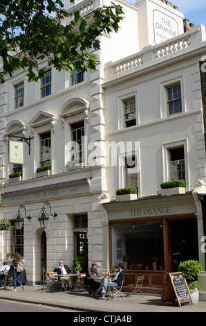 Le public dans la chambre Orange Belgravia, London, UK Banque D'Images