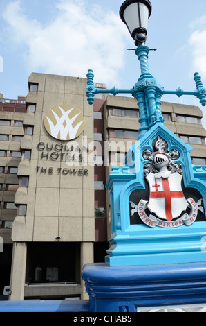 Le Guoman Tower Hotel à Tower Bridge, London, UK Banque D'Images